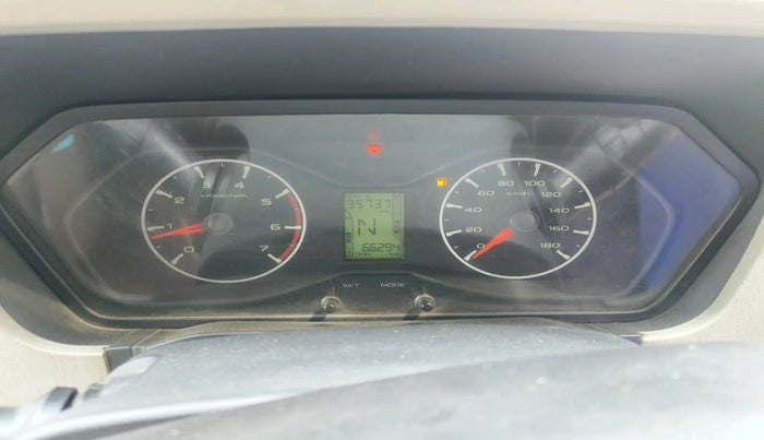 2017 Mahindra Scorpio S6 PLUS 1.99, Diesel, Manual, 66,294 km, interior