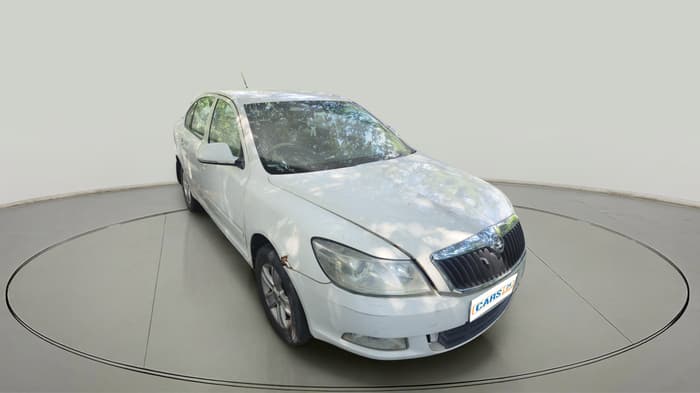 2011 Skoda Laura AMBIENTE 2.0 TDI CR MT, Diesel, Manual, 81,000 km, exterior