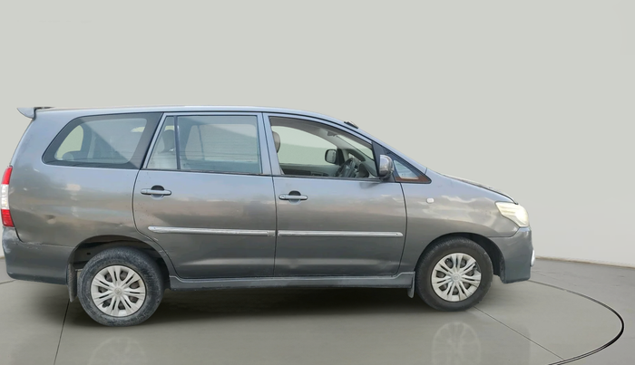 2013 Toyota Innova 2.5 GX 7 STR, Diesel, Manual, 2,19,335 km, exterior