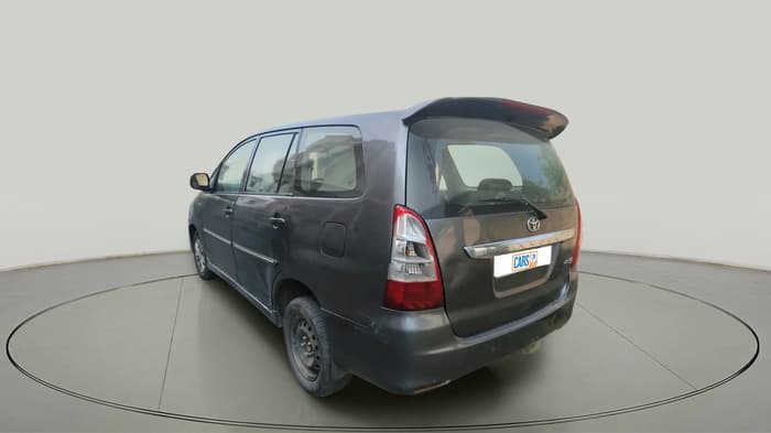 2013 Toyota Innova 2.5 GX 7 STR, Diesel, Manual, 2,19,335 km, exterior