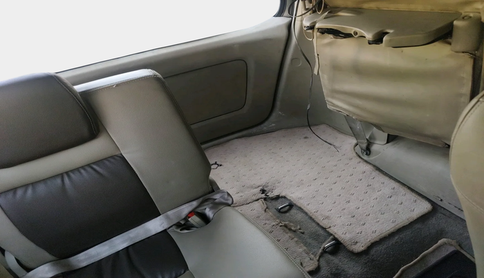 2013 Toyota Innova 2.5 GX 7 STR, Diesel, Manual, 2,19,335 km, interior