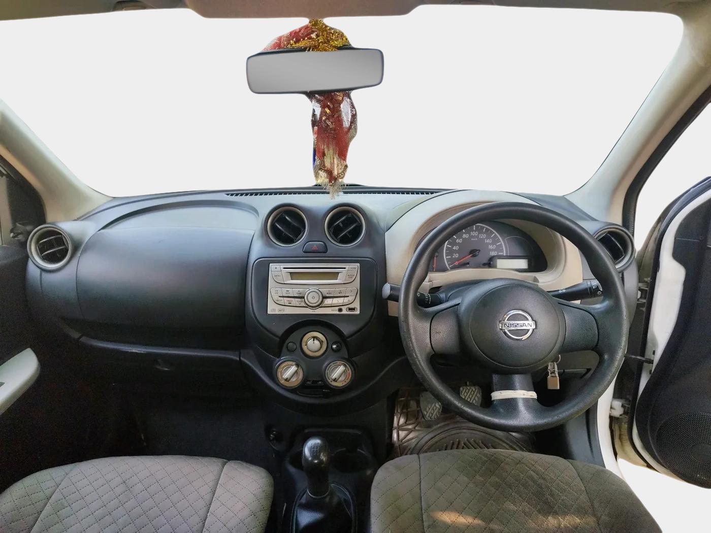 2014 Nissan Micra Active XV, Petrol, Manual, 66,800 km, interior