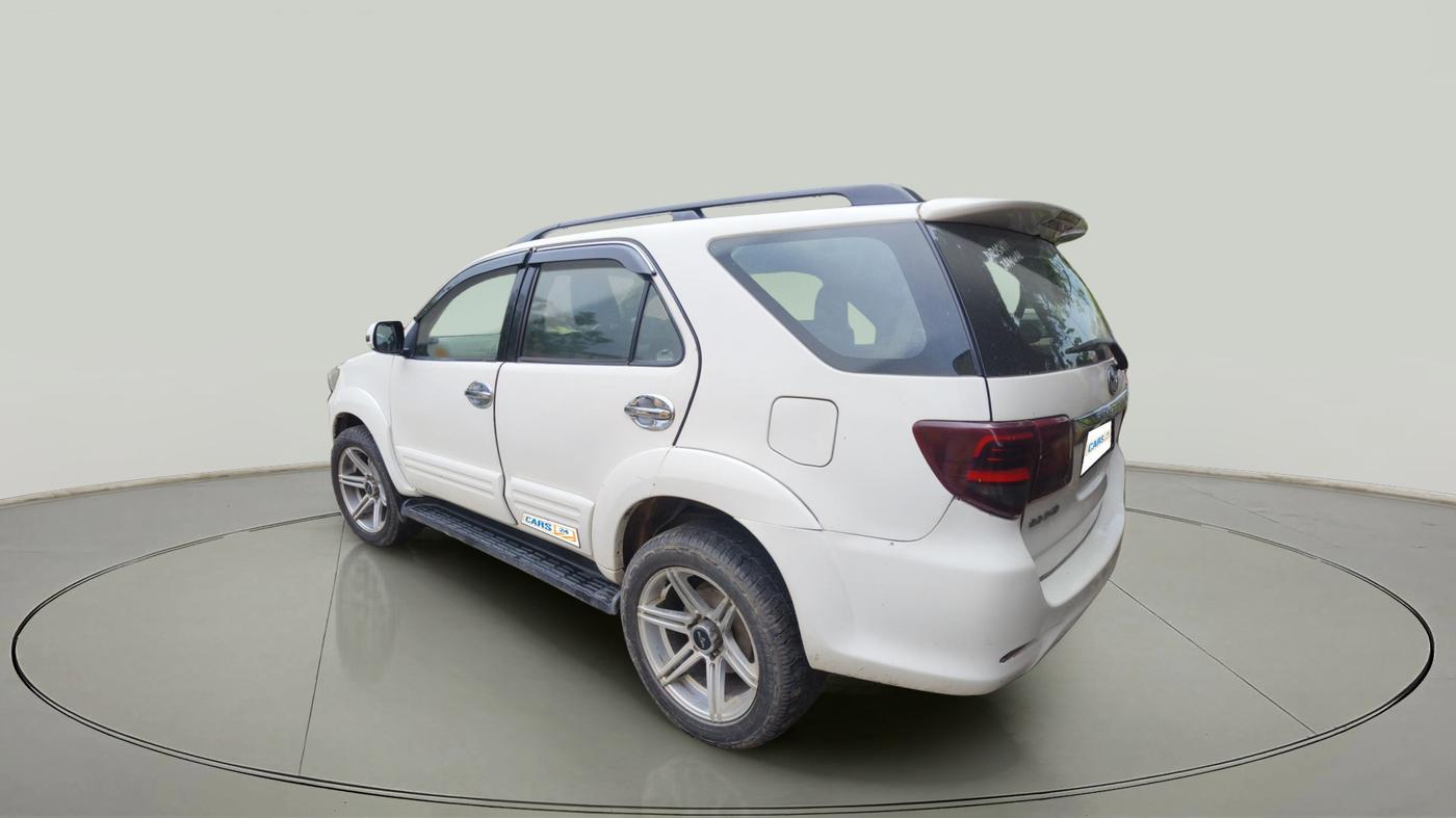 2013 Toyota Fortuner 3.0 4X2 AT, Diesel, Automatic, 1,26,807 km, exterior