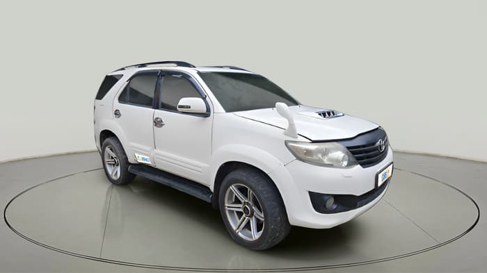 2013 Toyota Fortuner 3.0 4X2 AT, Diesel, Automatic, 1,26,807 km, exterior