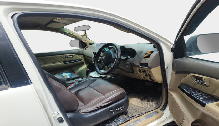 2013 Toyota Fortuner 3.0 4X2 AT, Diesel, Automatic, 1,26,807 km, interior