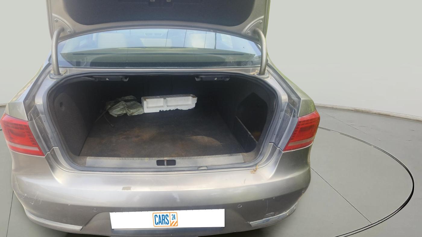 2011 Volkswagen Passat COMFORTLINE DSG, Diesel, Automatic, 1,52,610 km, exterior