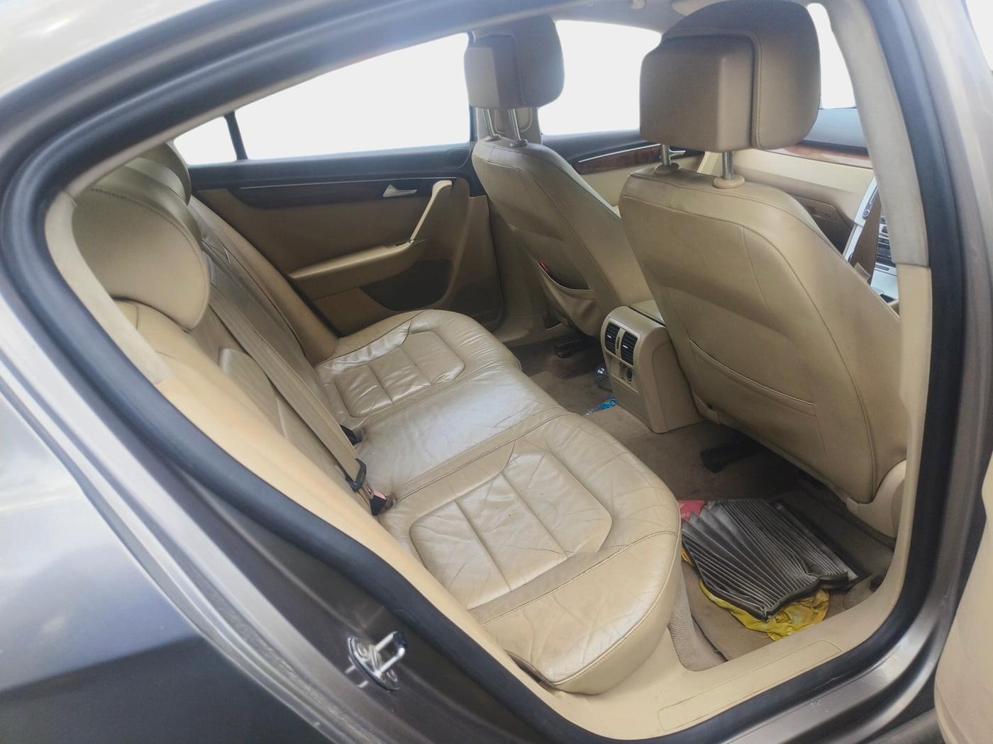 2011 Volkswagen Passat COMFORTLINE DSG, Diesel, Automatic, 1,52,610 km, interior