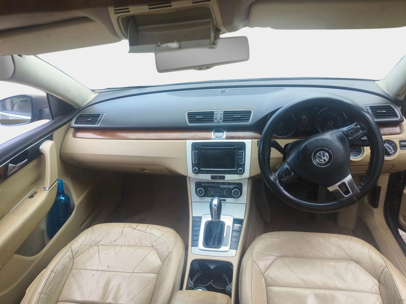 2011 Volkswagen Passat COMFORTLINE DSG, Diesel, Automatic, 1,52,610 km, interior