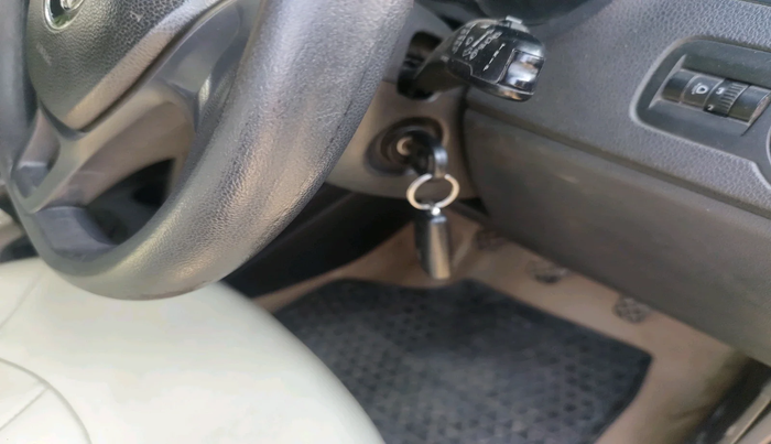 2016 Volkswagen Polo COMFORTLINE 1.2L, Petrol, Manual, 73,356 km, interior