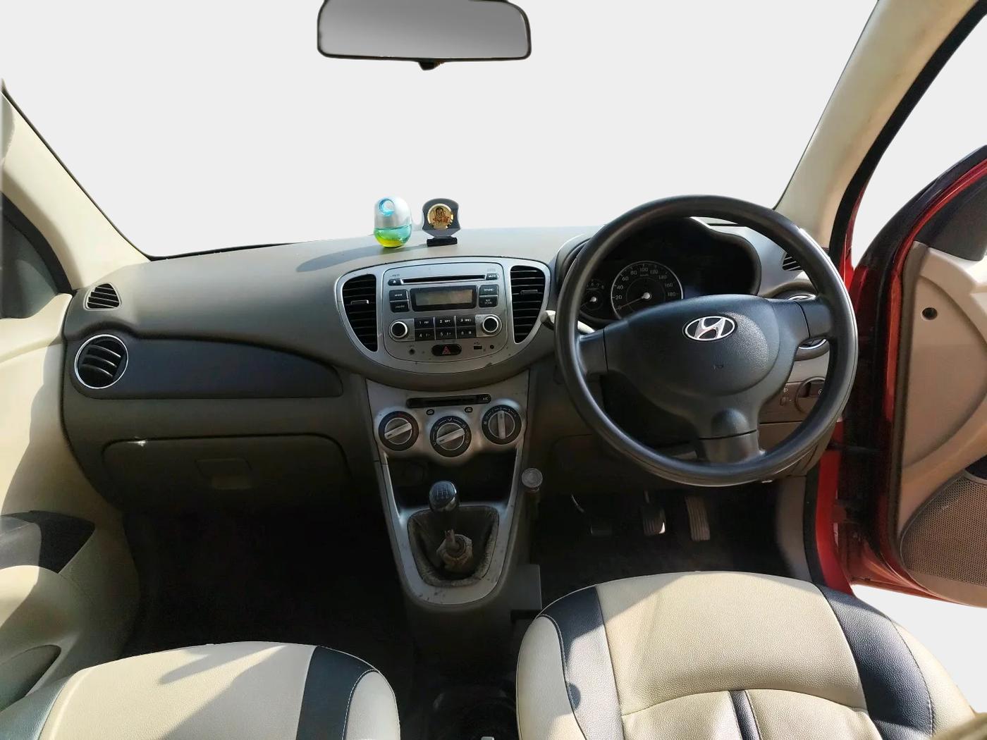 2012 Hyundai i10 MAGNA 1.2, CNG, Manual, 85,500 km, interior