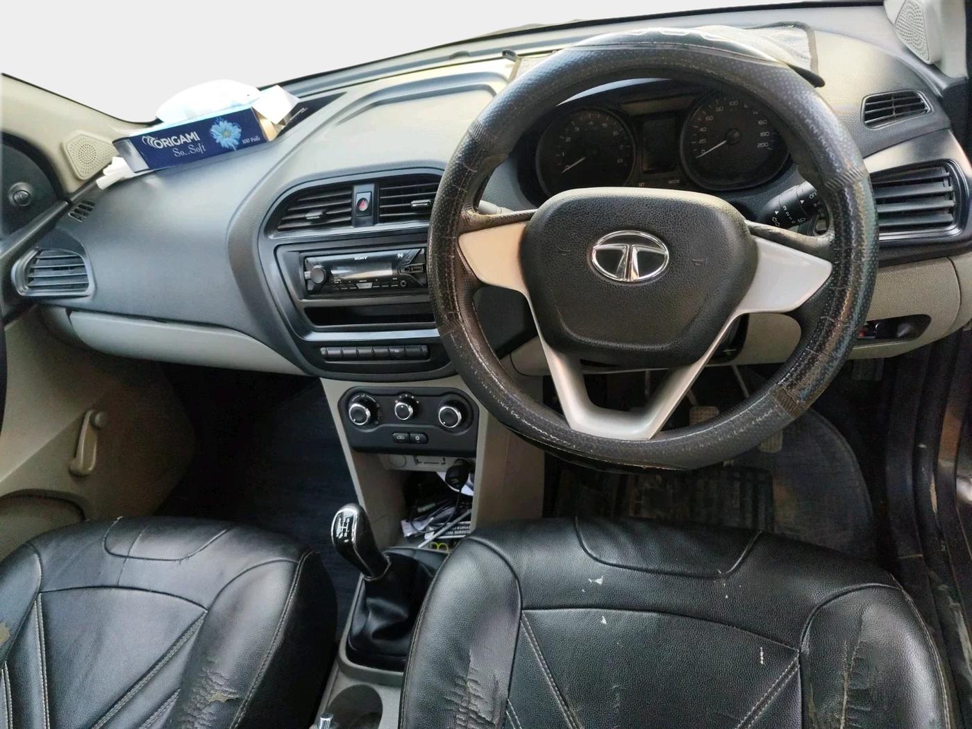 2017 Tata Tiago XE PETROL, Petrol, Manual, 62,311 km, interior