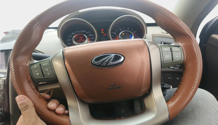 2012 Mahindra XUV500 W8 AWD, Diesel, Manual, 1,27,246 km, interior