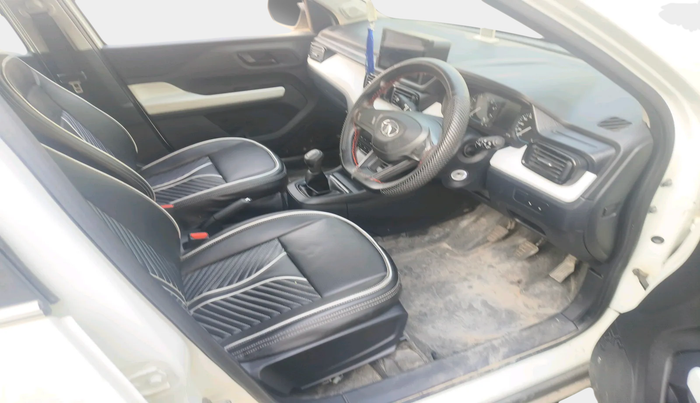 2023 Tata PUNCH PURE MT, Petrol, Manual, 15,566 km, interior