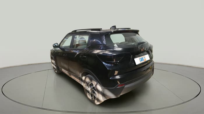 2025 Mahindra XUV400 EL Pro 34.5 KWH, Electric, Automatic, 20,000 km, exterior