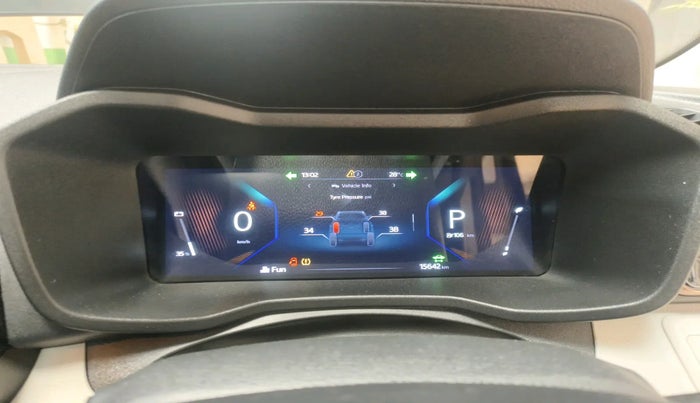 2025 Mahindra XUV400 EL Pro 34.5 KWH, Electric, Automatic, 15,642 km, interior