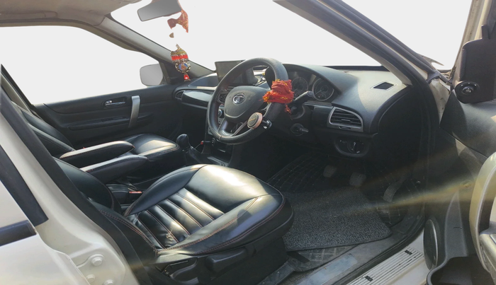 2017 Tata Safari Storme 2.2 EX 4X2, Diesel, Manual, 73,859 km, interior