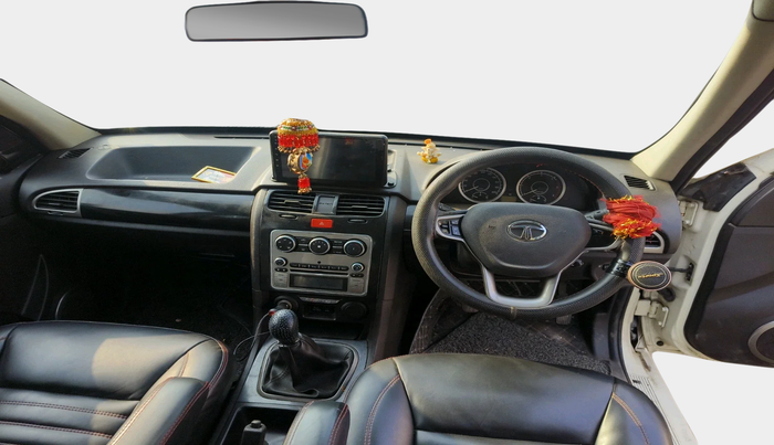 2017 Tata Safari Storme 2.2 EX 4X2, Diesel, Manual, 73,859 km, interior