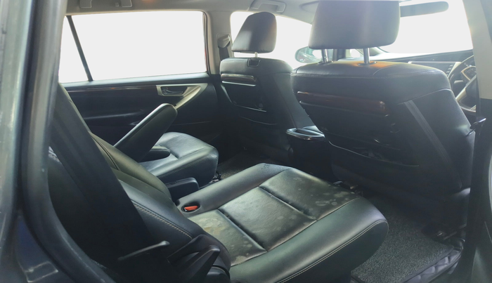 2021 Toyota Innova Crysta 2.4 ZX 7 STR, Diesel, Manual, 35,010 km, interior