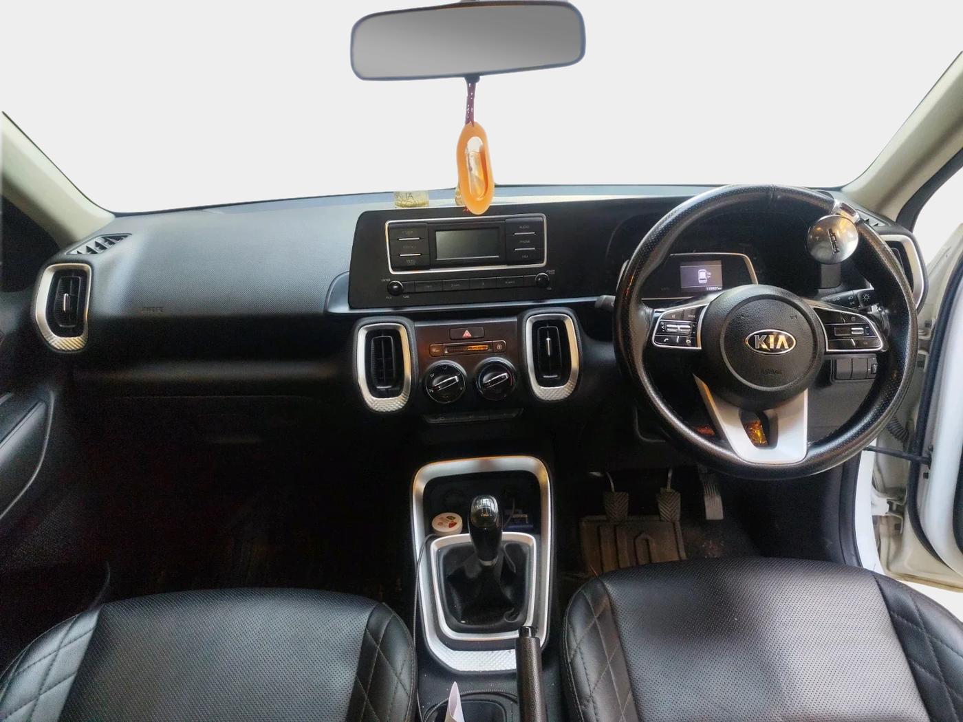 2021 KIA SONET HTK 1.5, Diesel, Manual, 1,13,907 km, interior
