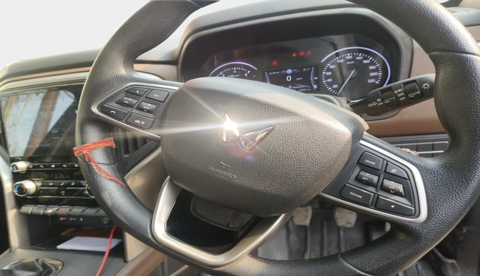 2023 Mahindra SCORPIO-N Z4 PETROL MT 7 STR, Petrol, Manual, 24,458 km, interior