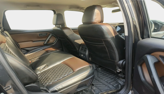 2023 Mahindra SCORPIO-N Z4 PETROL MT 7 STR, Petrol, Manual, 24,458 km, interior