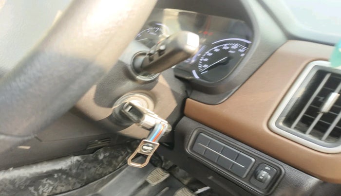 2023 Mahindra SCORPIO-N Z4 PETROL MT 7 STR, Petrol, Manual, 24,458 km, interior