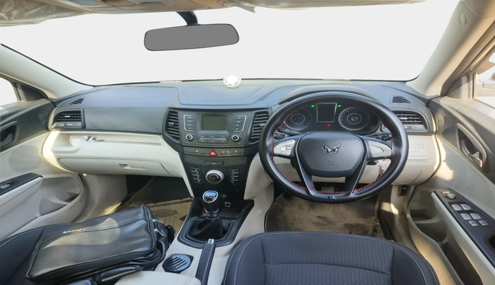 2023 Mahindra XUV300 W6 1.5 Diesel, Diesel, Manual, 11,192 km, interior