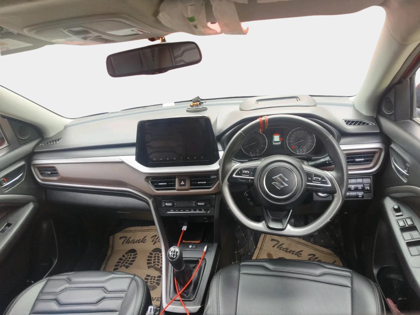 2022 Maruti BREZZA ZXI + SMART HYBRID, Petrol, Manual, 17,040 km, interior