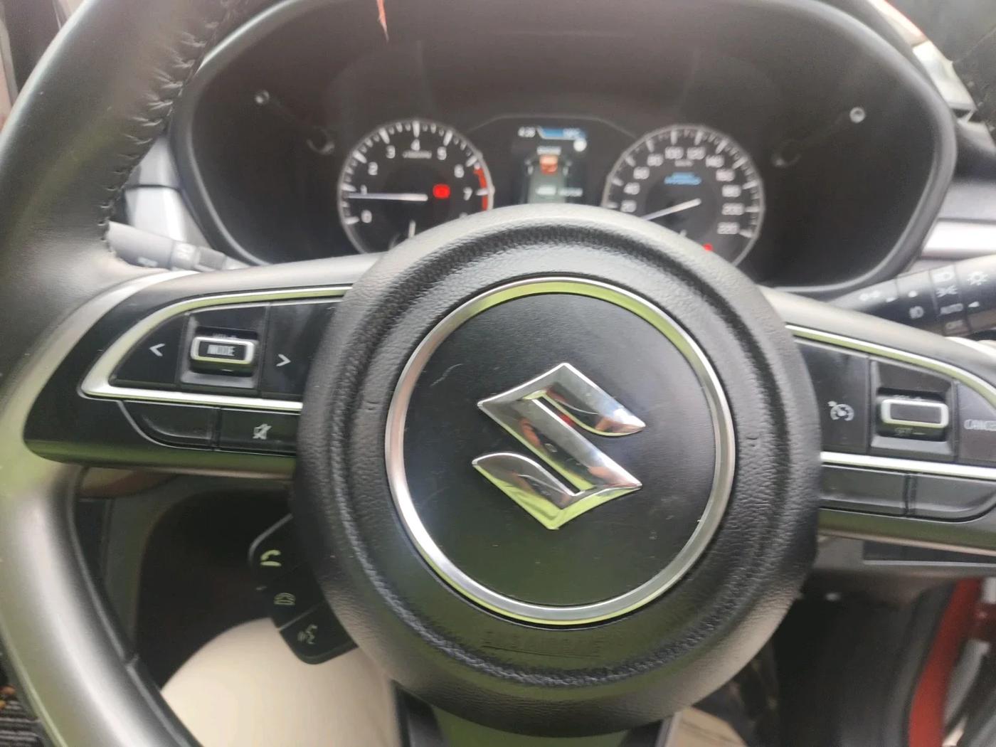 2022 Maruti BREZZA ZXI + SMART HYBRID, Petrol, Manual, 17,040 km, interior
