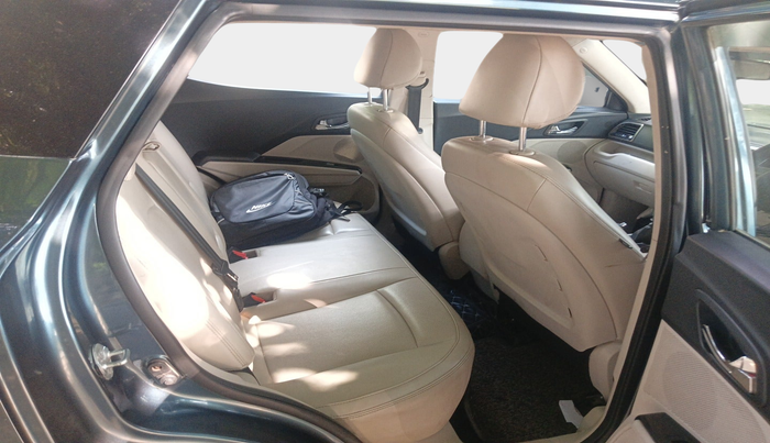 2019 Mahindra XUV300 W8 (O) 1.5 DIESEL, Diesel, Manual, 78,162 km, interior