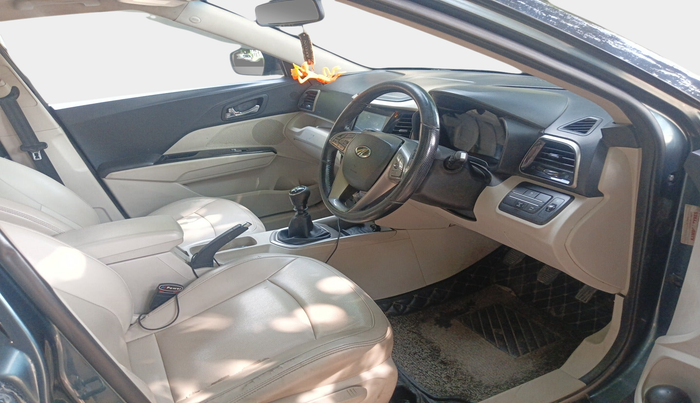 2019 Mahindra XUV300 W8 (O) 1.5 DIESEL, Diesel, Manual, 78,162 km, interior