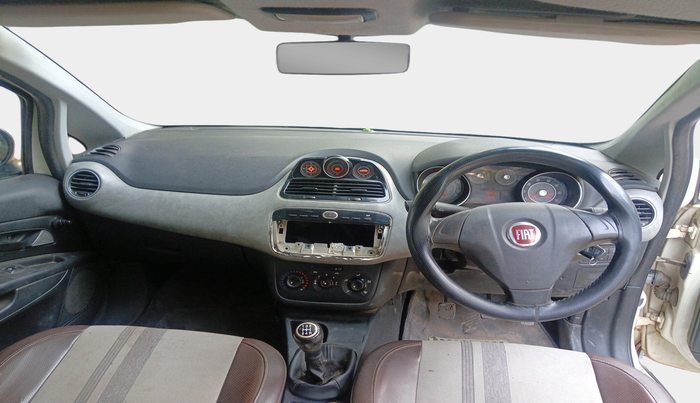 2014 Fiat Avventura ACTIVE MULTIJET 1.3, Diesel, Manual, 1,93,856 km, interior