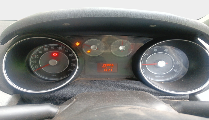 2014 Fiat Avventura ACTIVE MULTIJET 1.3, Diesel, Manual, 1,93,856 km, interior
