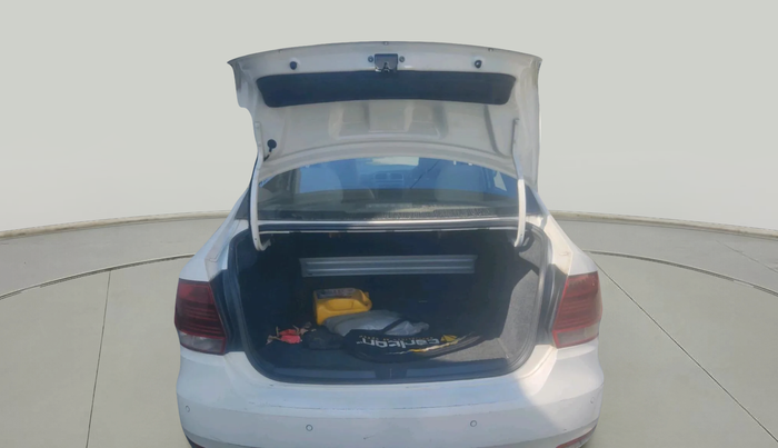 2016 Volkswagen Vento HIGHLINE 1.5 AT, Diesel, Automatic, 1,47,888 km, exterior