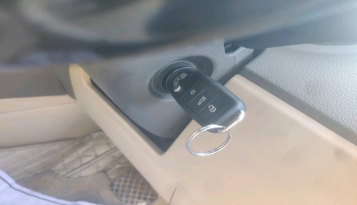 2016 Volkswagen Vento HIGHLINE 1.5 AT, Diesel, Automatic, 1,47,888 km, interior