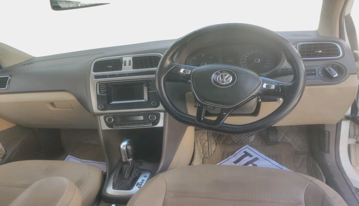 2016 Volkswagen Vento HIGHLINE 1.5 AT, Diesel, Automatic, 1,47,888 km, interior