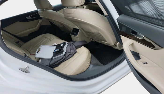 2017 Audi A4 35 TDI Premium Plus, Diesel, Automatic, 1,32,294 km, interior