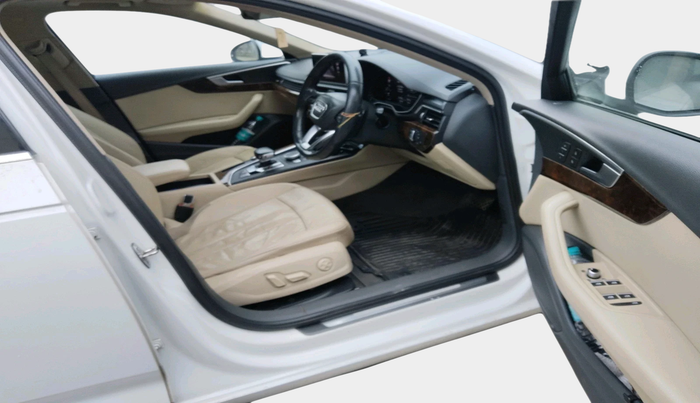 2017 Audi A4 35 TDI Premium Plus, Diesel, Automatic, 1,32,294 km, interior