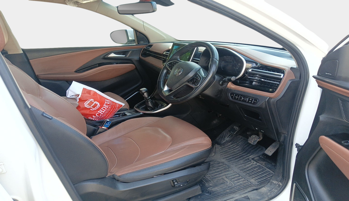 2024 MG HECTOR PLUS SHARP PRO 2.0 TURBO DIESEL 6 STR, Diesel, Manual, 55,000 km, interior