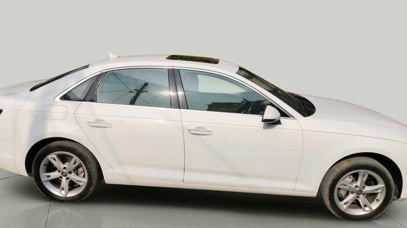 2017 Audi A4 35 TDI Technology, Diesel, Automatic, 1,25,062 km, exterior
