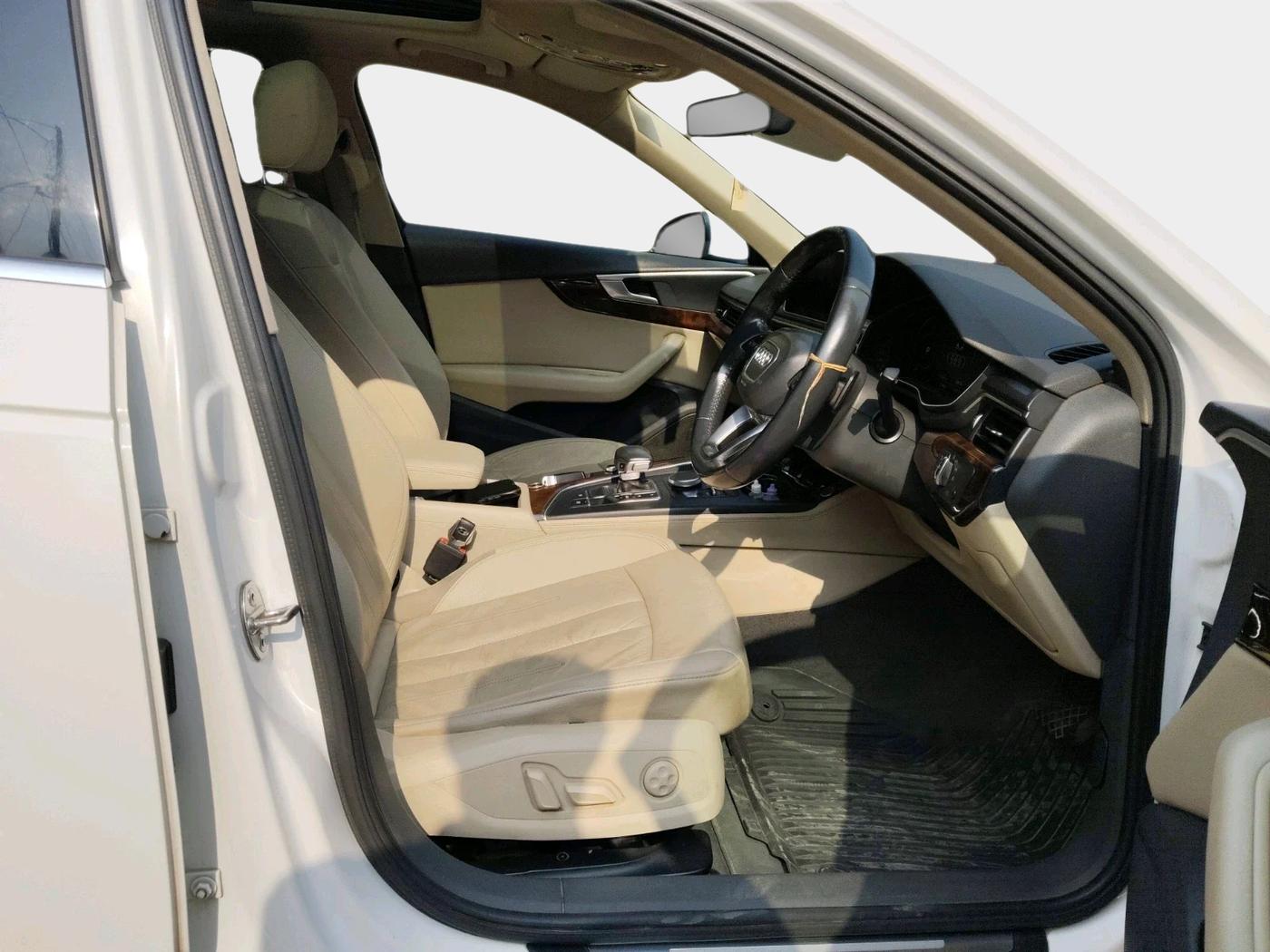 2017 Audi A4 35 TDI Technology, Diesel, Automatic, 1,25,062 km, interior