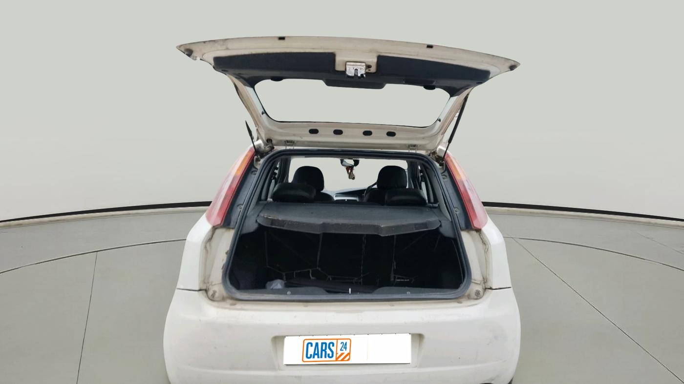 2010 Fiat Grand Punto EMOTION 1.3, Diesel, Manual, 1,26,006 km, exterior