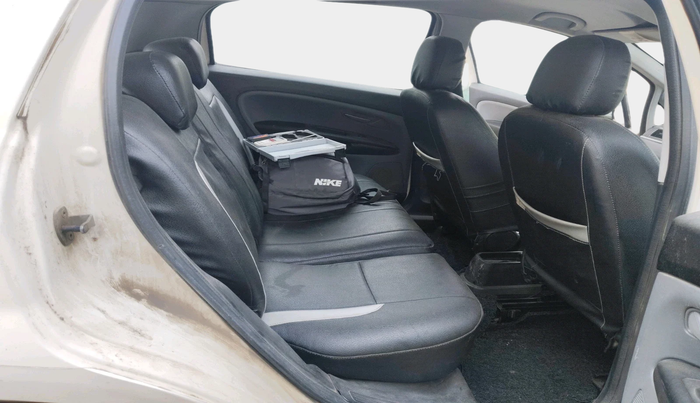 2010 Fiat Grand Punto EMOTION 1.3, Diesel, Manual, 1,26,006 km, interior