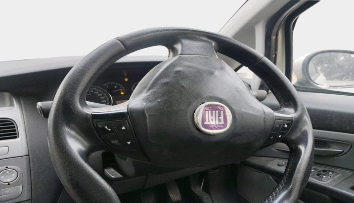 2010 Fiat Grand Punto EMOTION 1.3, Diesel, Manual, 1,26,006 km, interior