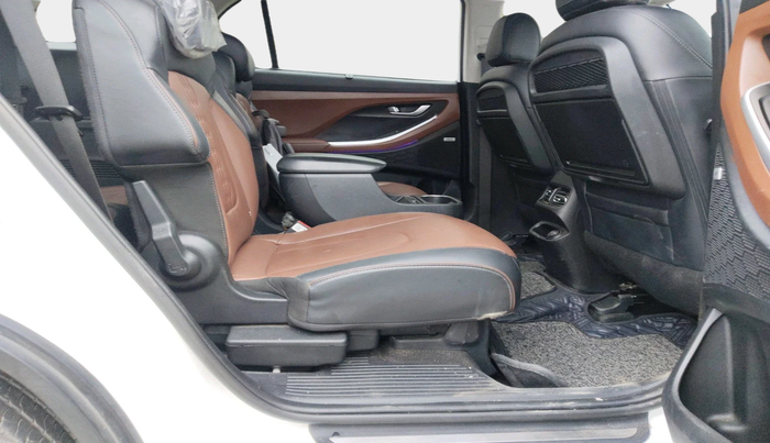 2024 Hyundai ALCAZAR  SIGNATURE (O) DCT 1.5 PETROL 6STR, Petrol, Automatic, 29,414 km, interior