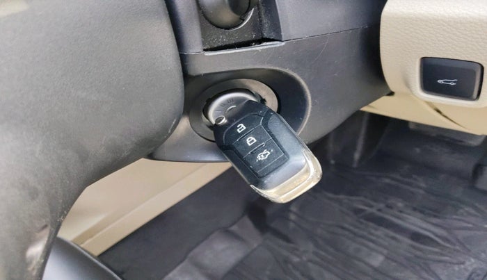 2016 Ford Endeavour TITANIUM 3.2 4X4 AT, Diesel, Automatic, 94,110 km, interior