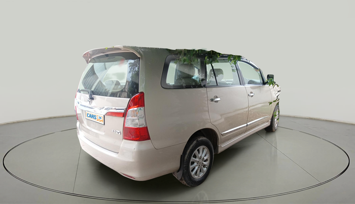 2014 Toyota Innova 2.5 VX 7 STR, Diesel, Manual, 1,50,397 km, exterior