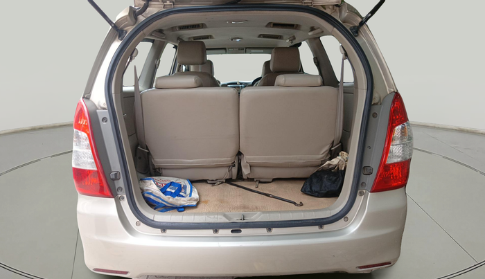 2014 Toyota Innova 2.5 VX 7 STR, Diesel, Manual, 1,50,397 km, exterior