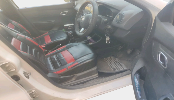 2019 Renault Kwid RXT 1.0 (O), Petrol, Manual, 35,523 km, interior