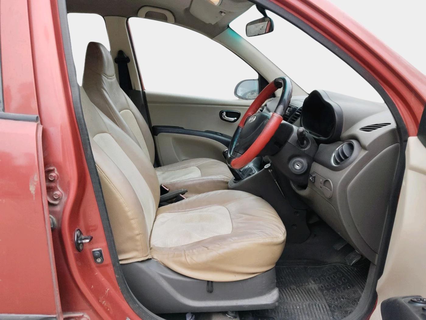 2011 Hyundai i10 MAGNA 1.2, Petrol, Manual, 1,01,908 km, interior